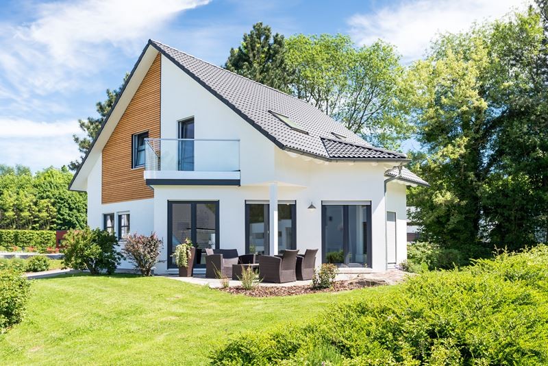Wohnhaus mit Garten — Schauplatz typischer Hausentrümpelung